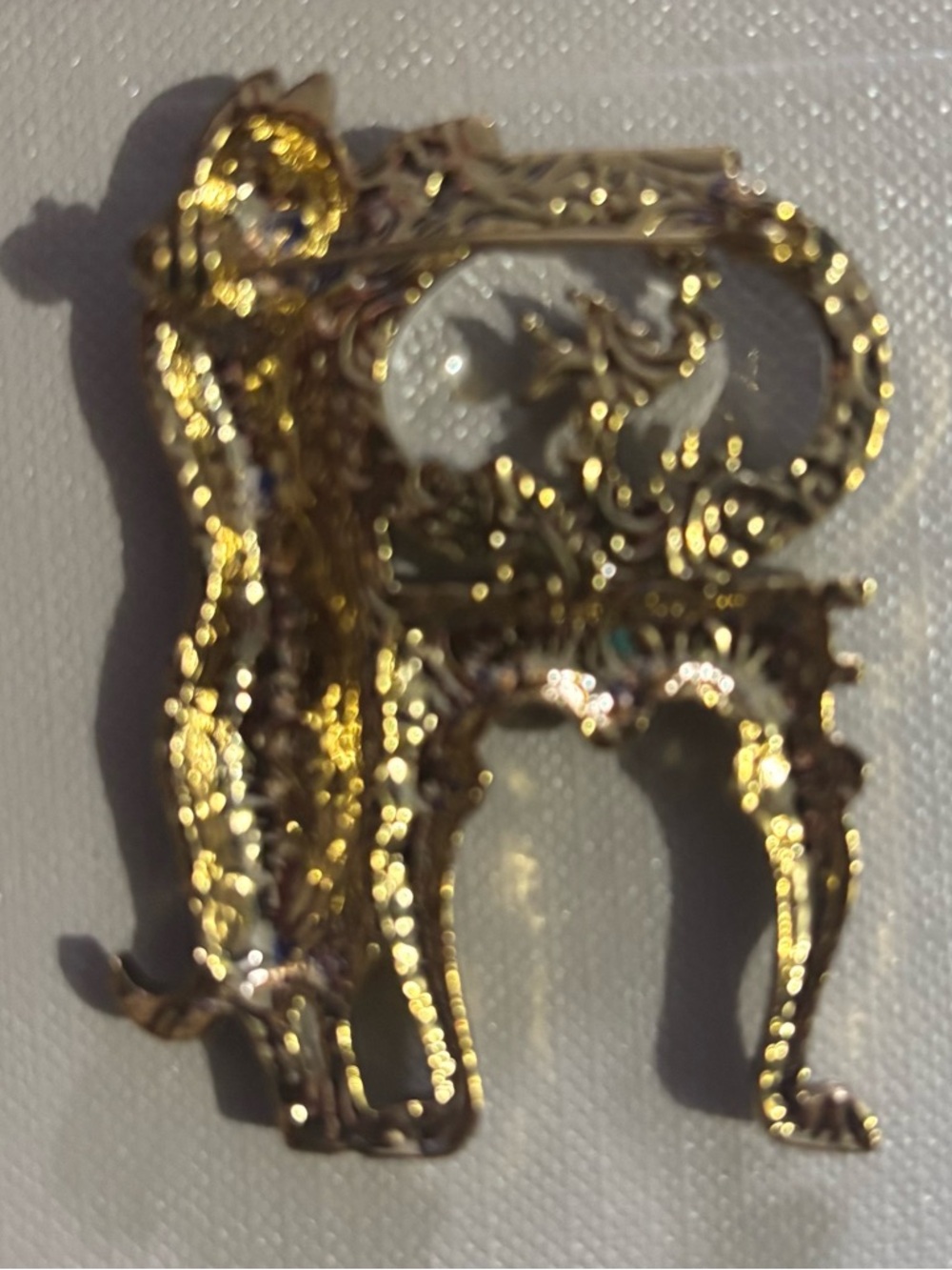 1928 Gold-tone Cat and Fishbowl Brooch - Picture 3 of 3